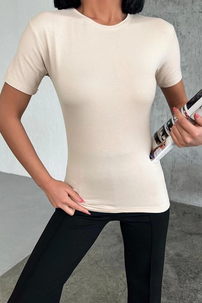 Rahat Ve Şık Kısa Kollu Bisiklet Yaka Likralı Viskon Penye Body Bej ( Bayi Depom ) Rahat Ve Şık Kısa Kollu Bisiklet Yaka Likralı Viskon Penye Body Bej ( Bayi Depom )