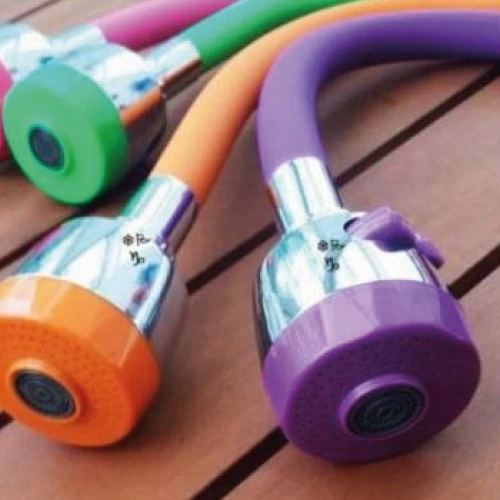 Renkli Oynar Başlıklı Silikonlu Musluk Başlığı Kubar Su Tasarruflu Musluk Başlığı ( Bayi Depom ) Renkli Oynar Başlıklı Silikonlu Musluk Başlığı Kubar Su Tasarruflu Musluk Başlığı ( Bayi Depom )