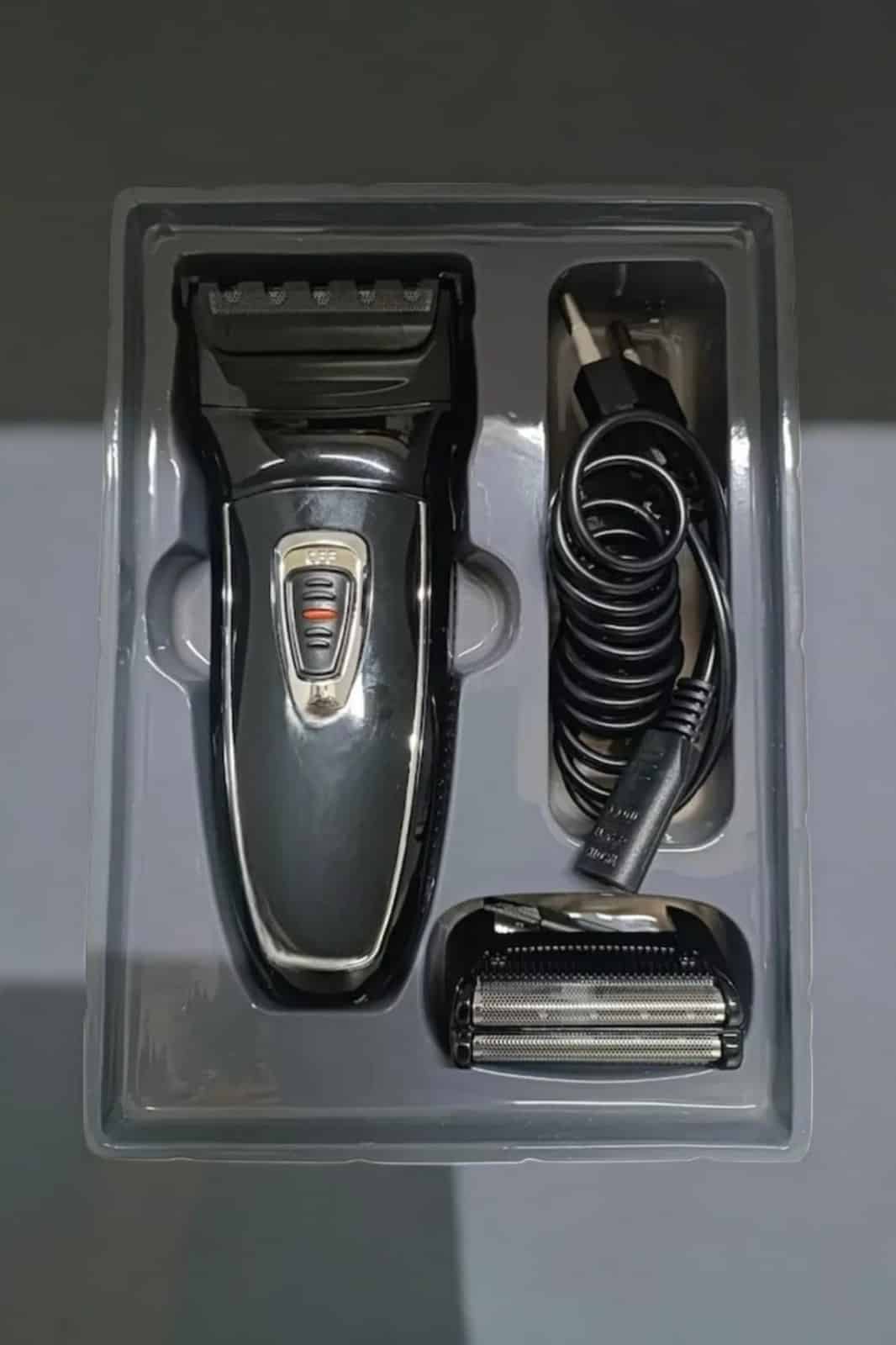Şarjlı Paslanmaz Çelik Bıçaklı ve Kablosuz Saç Sakal Tıraş Makinesi - Bayi Depom Şarjlı Paslanmaz Çelik Bıçaklı ve Kablosuz Saç Sakal Tıraş Makinesi - Bayi Depom
