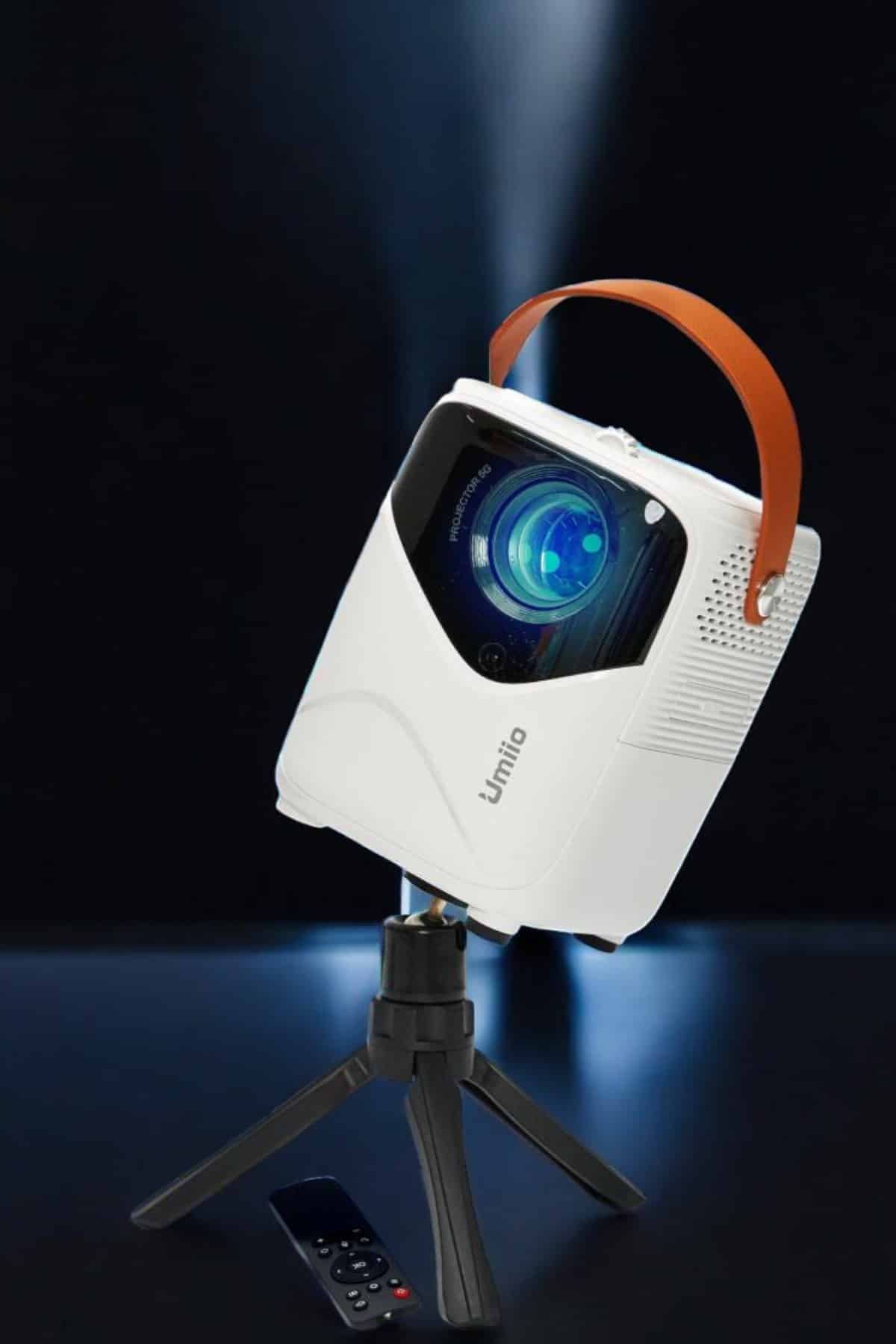 Taşınabilir Android Projeksiyon Wifi Destekli 4K Multimedia Tabanlı Ev Ve Ofis Tipi - Bayi Depom