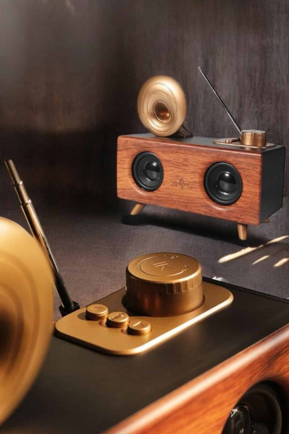 Nostaljik Görünümlü Bluetooth Bağlantılı Speaker - Bayi Depom Nostaljik Görünümlü Bluetooth Bağlantılı Speaker - Bayi Depom