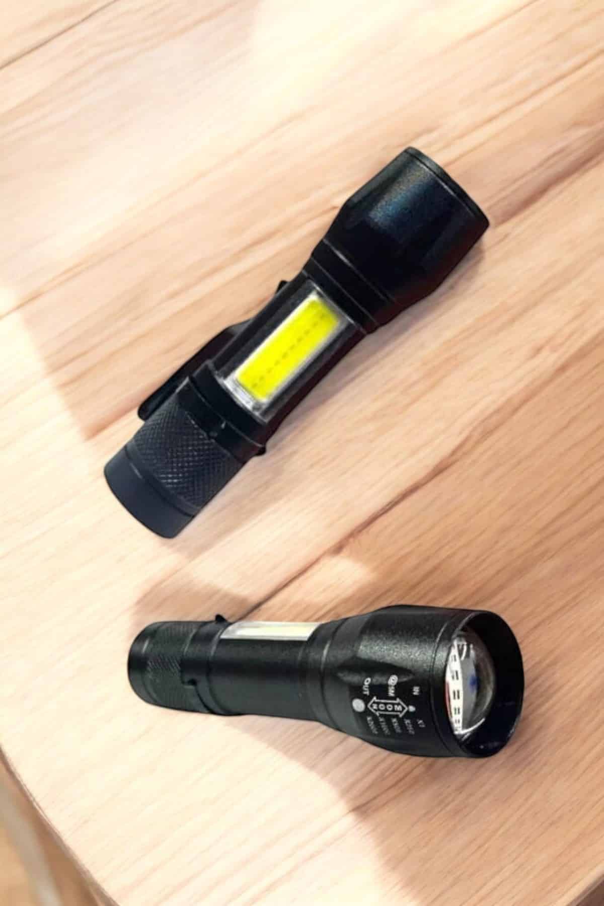Şarjlı Metal Zoomlu El Feneri Işıldak Led Işık Taşınabilir El Lambası - Bayi Depom Şarjlı Metal Zoomlu El Feneri Işıldak Led Işık Taşınabilir El Lambası - Bayi Depom